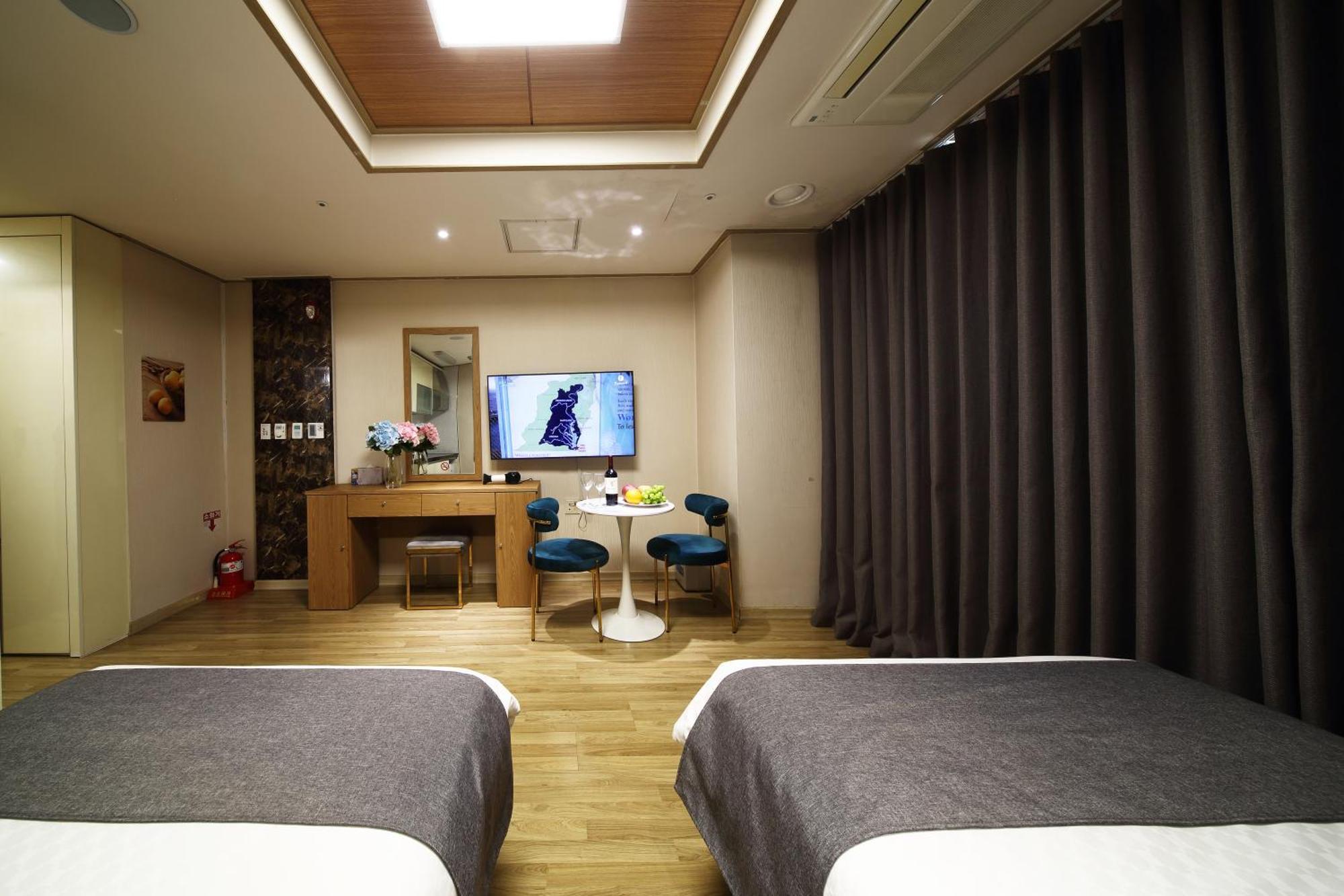 Incheon The Hotel Yeongjong Extérieur photo
